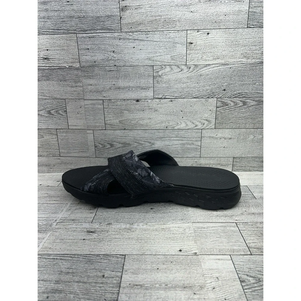 Skechers shoe casual slip